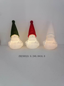 磁器の小さな雪だるま、緑/赤/白の帽子ライト付き - 13