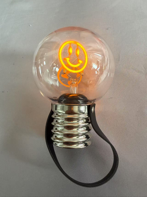 タイプ-C充電式バッテリーを備えたスマイリーフェイスシェイプLED電球、45cmの白いUSBケーブルが含まれています、ポータブル装飾ライト