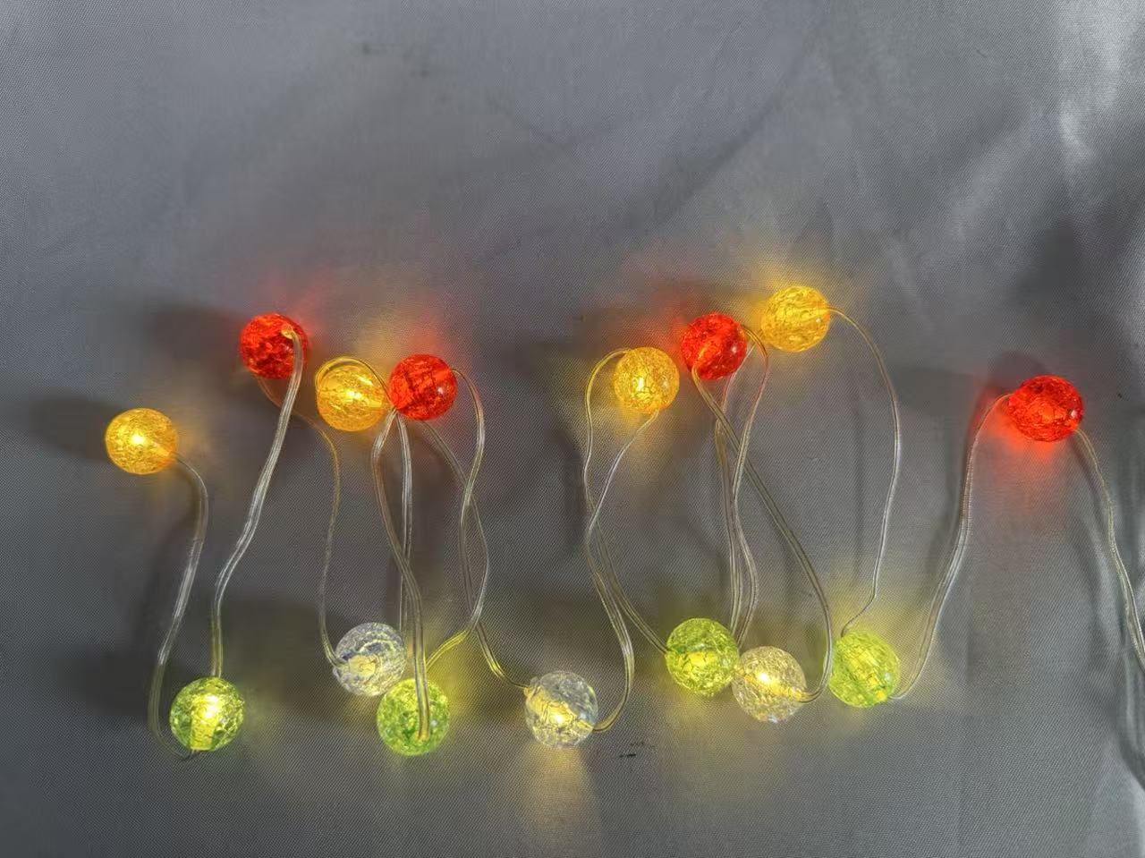 15本のカラフルなひび割れのビーズライトストリング（RGBY）、USB 8モードコントロールを備えた温かい輝き、パーティー用の鮮やかな装飾ランプとホームアビアン