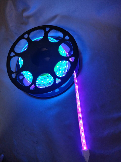 5メートルのカラー変化SMD LEDストリップライト-300高密度2cm間隔のLEDカスタマイズ可能なアンビエント照明用のBluetoothアプリコントロール