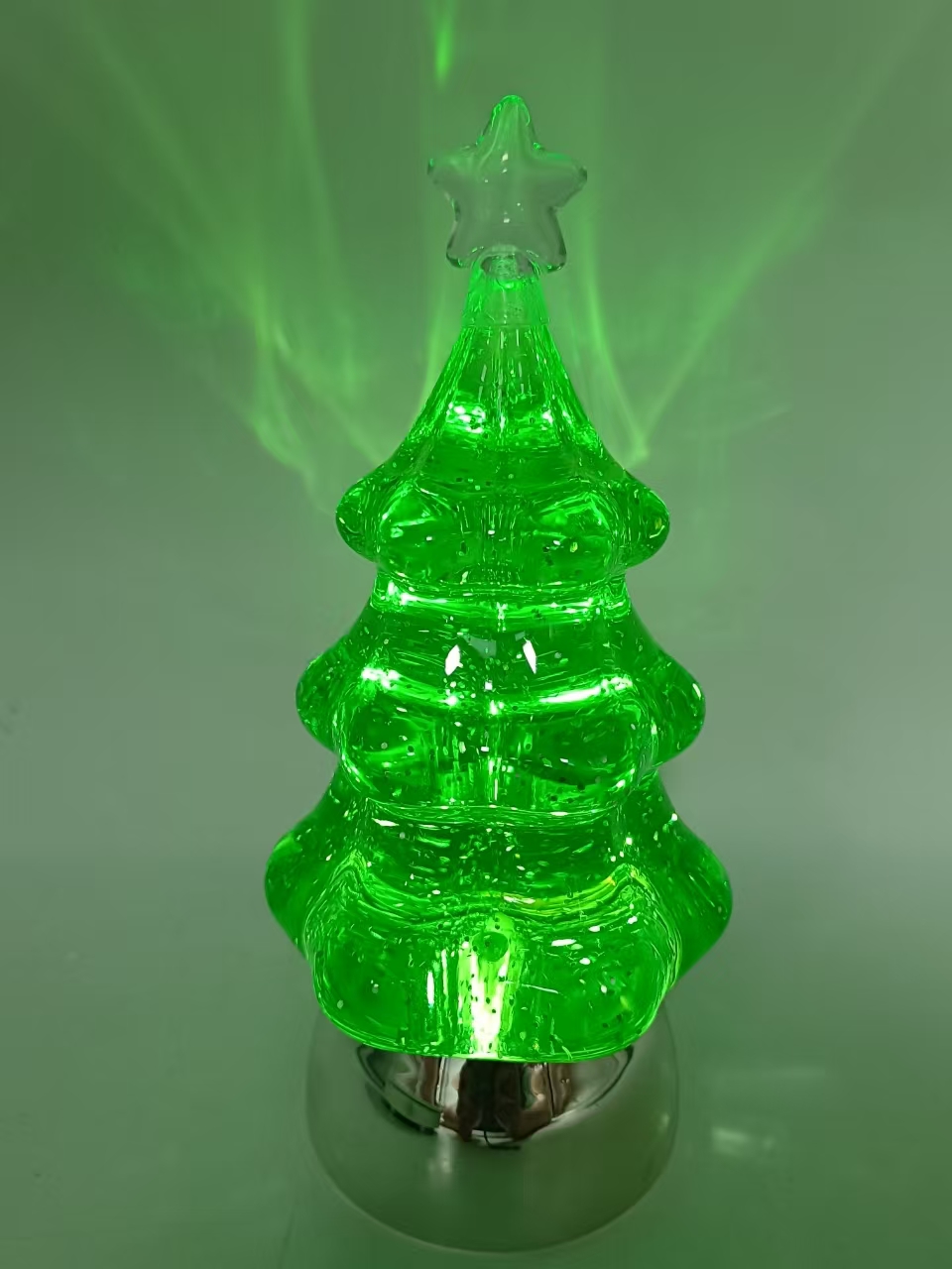 緑の透明な短いクリスマスツリー電気めっきシルバーベース