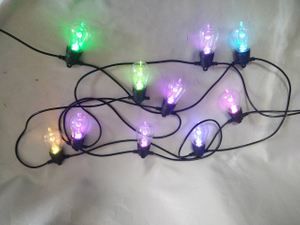 LED10 RGB透明なライトガイド柱と鮮やかな多効率の照明用の透明なプラスチックディフューザーシェルを備えたカラー変化電球