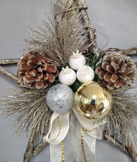 Gifts GoldenのためのPinecone Star Ornament 