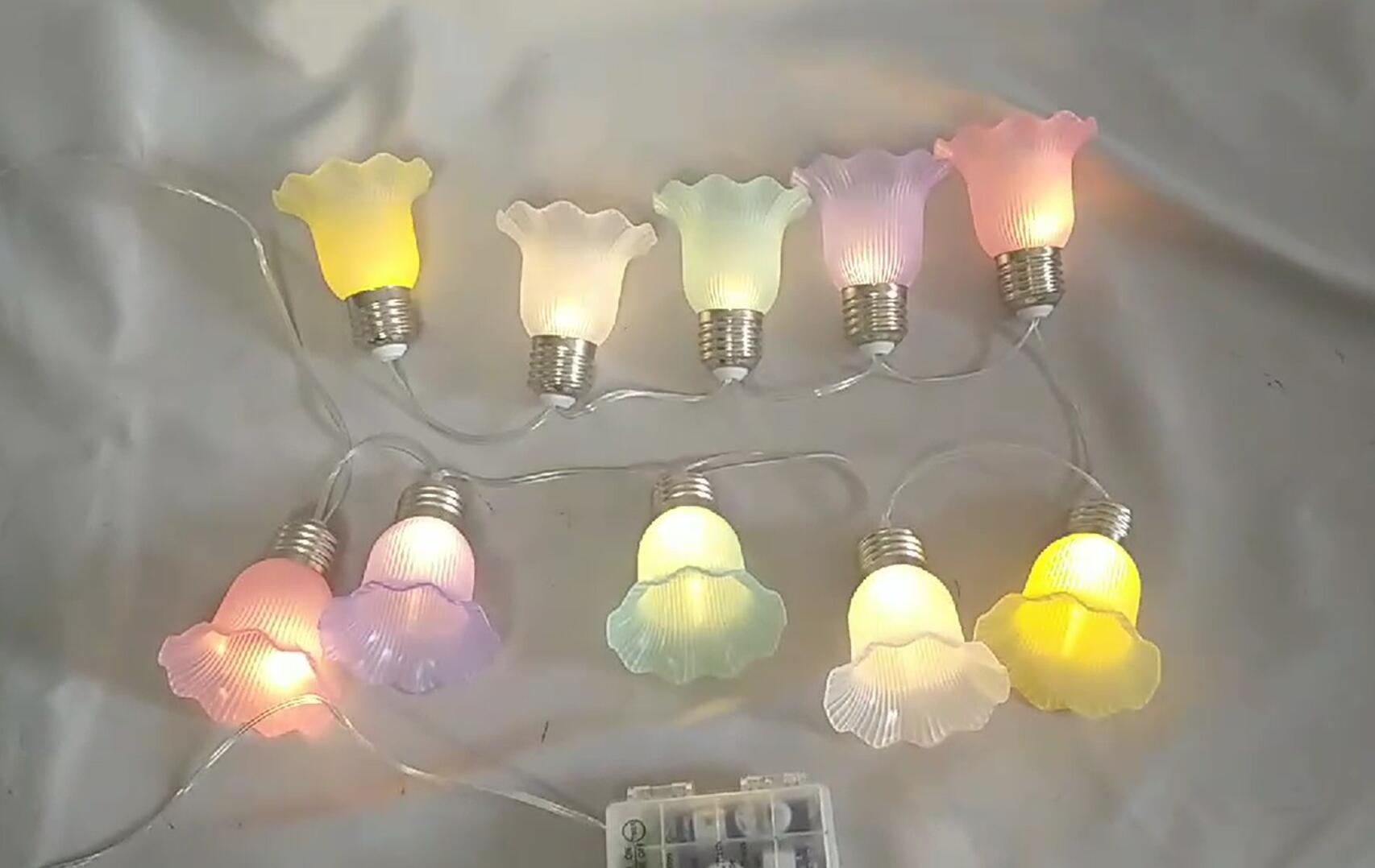 透明なAA*3バッテリーケースを備えたフラワー型8モードLEDライト-5カラーオプション（ピンク/紫/ティール/ホワイト/イエロー）