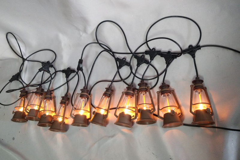 茶色のプラスチックグローブを備えた10枚のヴィンテージ灯油ランプ|火炎効果照明、バッテリー駆動およびポータブル