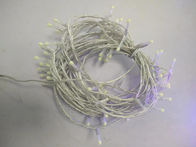 F4 8機能ホワイトコントローラーとペアになった白色光（100個の電球）のあるマカロンスタイルのライトストリング