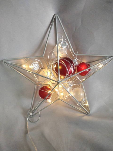 直径25cmの5点の星光彫刻4：1点滅電球銅線 +赤/白いペットグローブのアクセント、休日/イベントスタイリングのためのお祝いの装飾ランプ