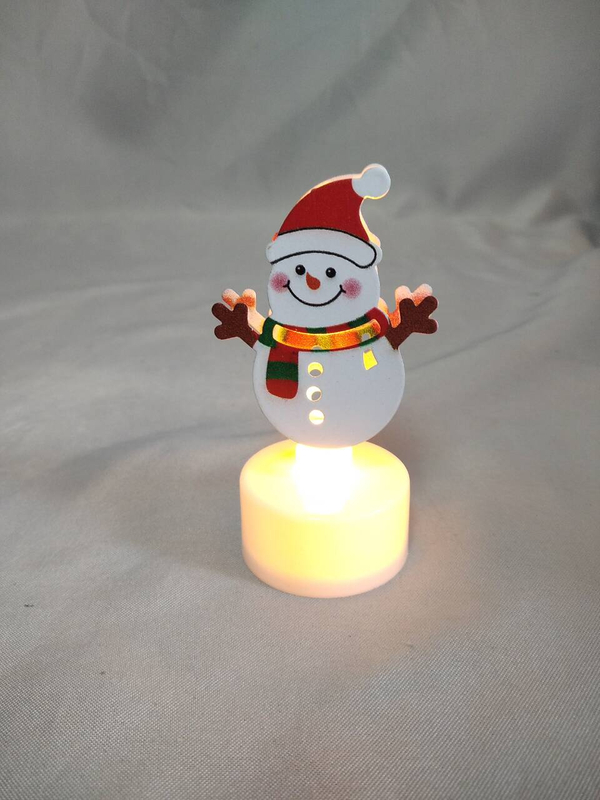 雪だるま型の卓上装飾飾り（4.5×3.5×9cm）、ボタンセルバッテリー駆動のLEDライト、かわいい冬をテーマにしたアクセント