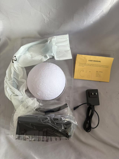 Bluetoothスピーカー付きブラックベースの磁気浮揚7色の三日月ランプ - 周囲の装飾と音楽の再生のためのワイヤレス色を変えるフローティングライト