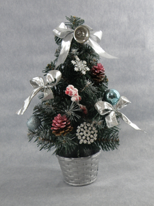 X'masグリーンミニツリー盆地+グリッターデフコル付き。ボール/松ぼっくり/シルバーベルト - 57