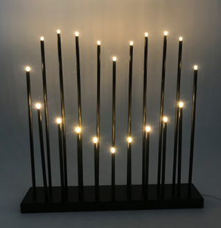 金属製の燭台ライト