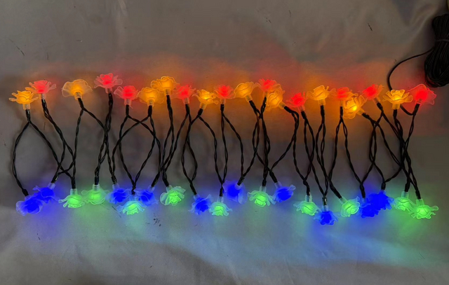 5メートルのバラの花LEDストリングライトライト40個のマルチカラー（4色）電球、パーティー/庭/お祝いイベントのための活気のある装飾照明