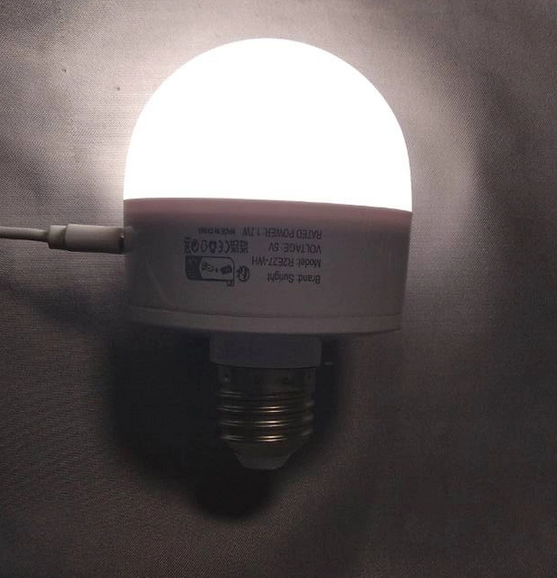 5V磁気充電可能な三色温度LED電球（E27ダミーベース）| φ70×h100mm |最終使用設定のメモリ関数