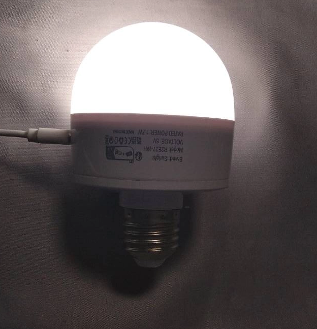 5V磁気充電可能な三色温度LED電球（E27ダミーベース）| φ70×h100mm |最終使用設定のメモリ関数