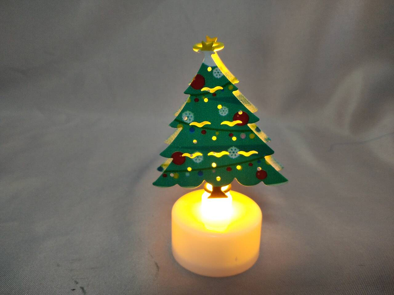 クリスマスツリー型のテーブルトップ装飾装飾（5.5×3.5×9cm）、ボタンセルバッテリー駆動のLEDライト、お祝いのホリデーアクセント