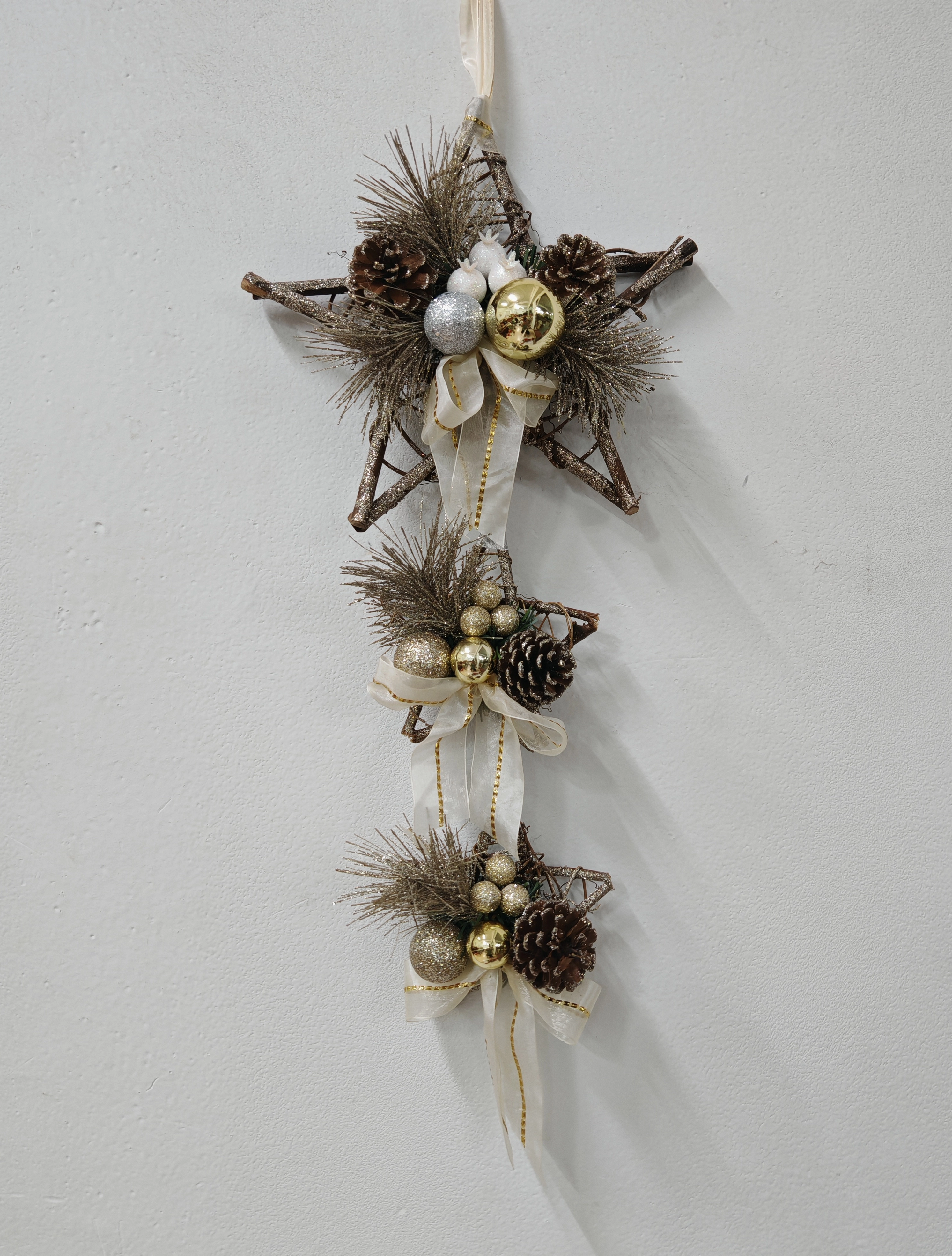 Gifts GoldenのためのPinecone Star Ornament 