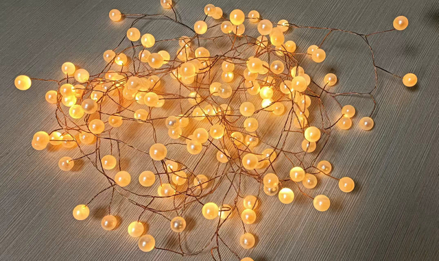 150個のLED電球、3cmの間隔、ビンテージブロンズトーン、祝祭/装飾用の使用のためのスクロールパッケージを備えたパールファイアカラッカー型の銅線ワイヤーライトストリング