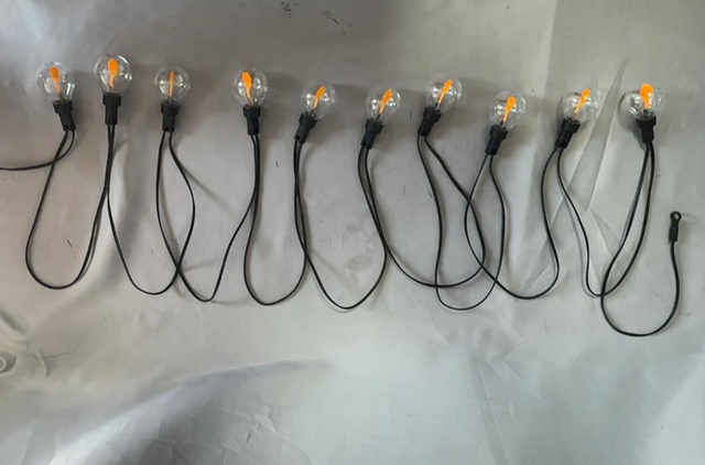 42.5cmの間隔を持つ火炎効果バブルLED弦ライト - 耐久性のあるPPボディ + PETG 40-lightカバー、耐水性の屋外/屋内装飾照明