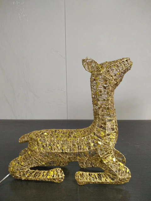 40の温かい白いLEDライトを備えた金色の綿糸スパンコールトナカイ