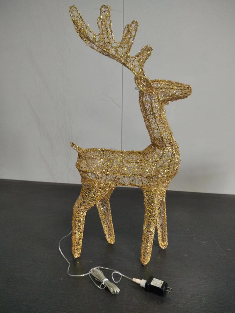 64個の温かい白いLEDライトを備えた黄金の布で包まれたスパンコールトナカイ