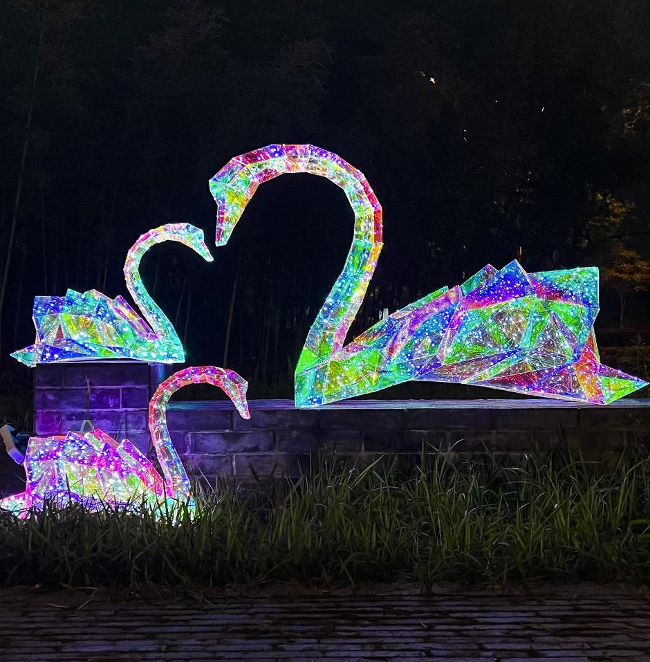 ファントムカラーの白鳥