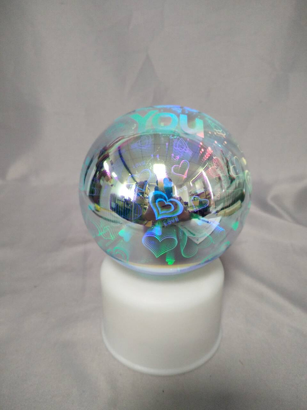 回転ベースの3Dカラフルなファンタジーボールライト（ハート型デザイン）