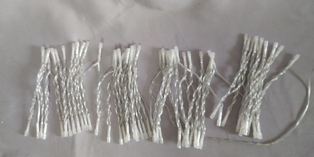 F5 concave RGB LED文字列ライト| 10cm間隔| 15の動的モード（フェード/フラッシュ/ストロボ/チェイス）| USB搭載（5V/2A入力）| 30 LED/5M全長（4.5m照明 + 0.5mリードワイヤー）| IP44スプラッシュプルーフ|