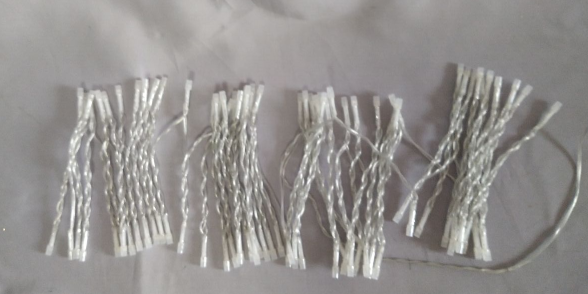 F5 concave RGB LED文字列ライト| 10cm間隔| 15の動的モード（フェード/フラッシュ/ストロボ/チェイス）| USB搭載（5V/2A入力）| 30 LED/5M全長（4.5m照明 + 0.5mリードワイヤー）| IP44スプラッシュプルーフ|