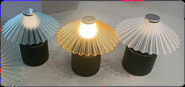 充電式テーブルランプとペンダントランプ