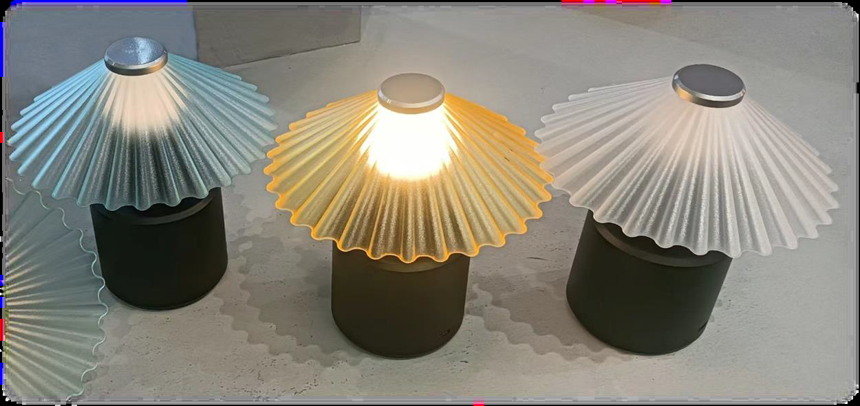 充電式テーブルランプとペンダントランプ