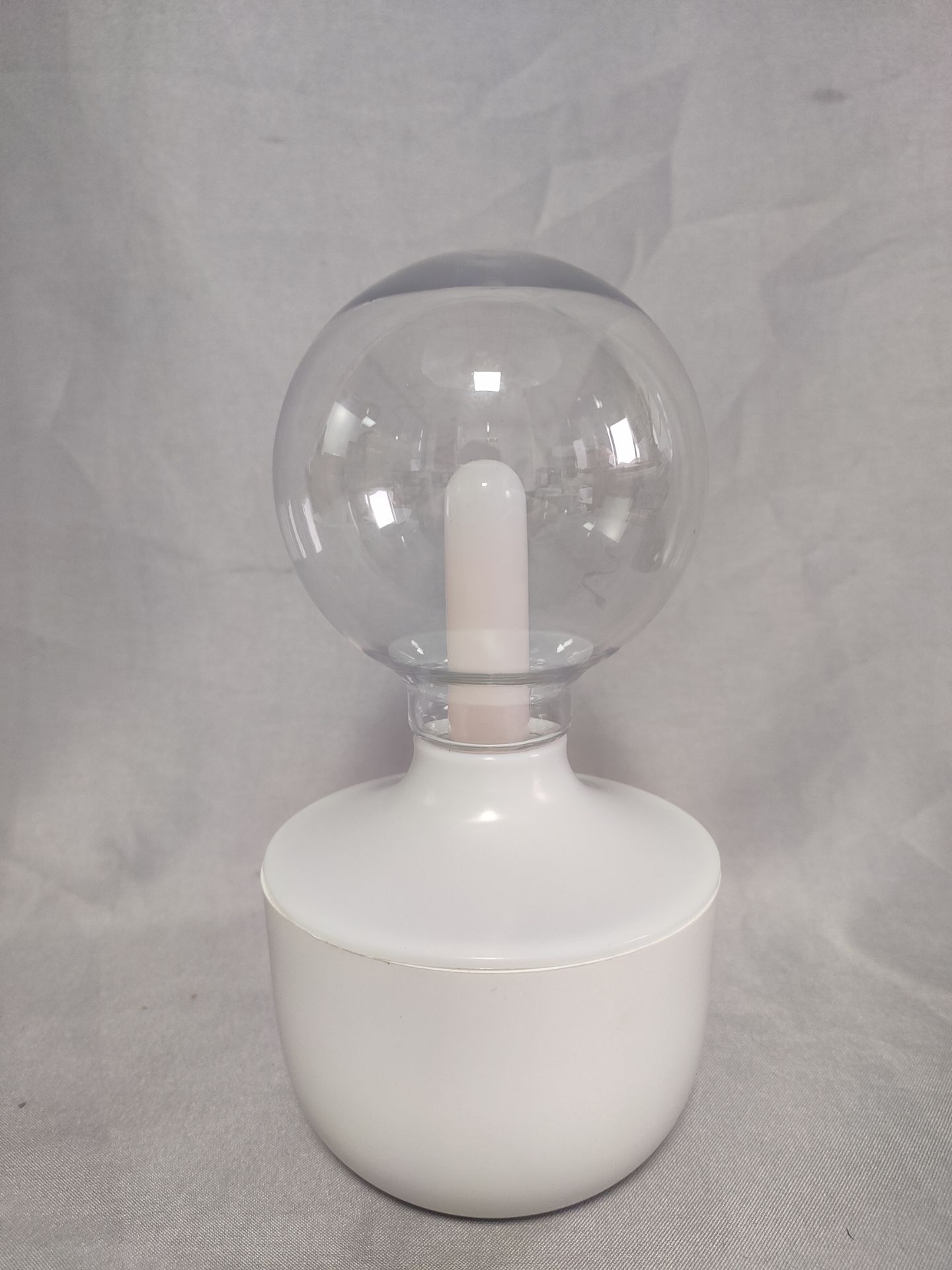 透明なガラスシェード、バッテリー/USB搭載、居心地の良い装飾的な夜の光を備えた炎の形をした7色のムードランプ