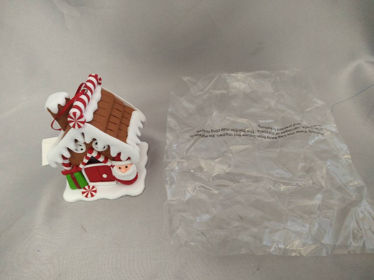 手作りのクリスマスサンタ&ギフトボックスコテージ飾り暖かい白いLEDライト| 6.5×6×8cmミニ照明付き装飾