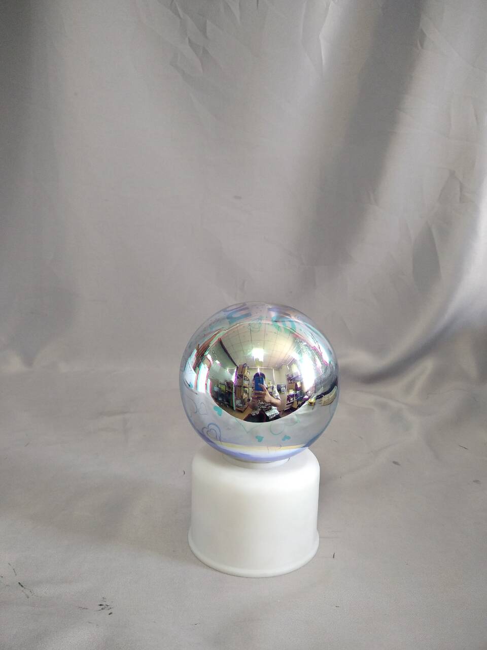 回転ベースの3Dカラフルなファンタジーボールライト（ハート型デザイン）